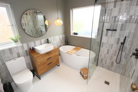 Family Bathroom/WC