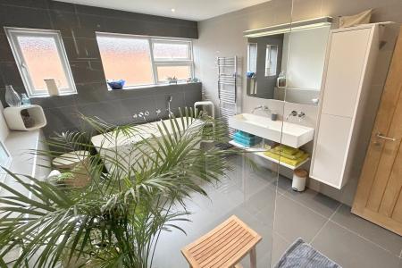 Bathroom/Wc(2)