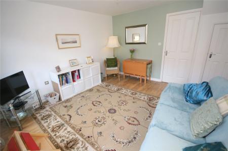 Living Room (2)
