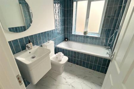 En-Suite Bathroom