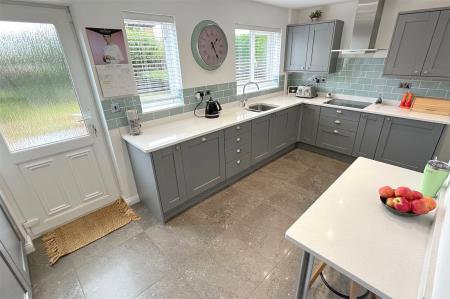 Kitchen (2)