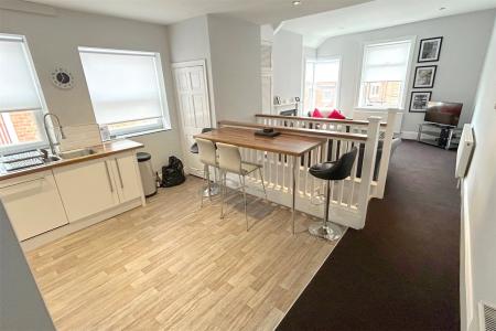 Kitchen & Lounge