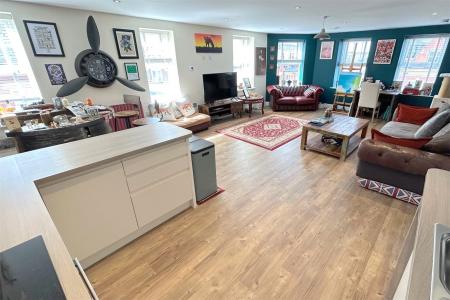 Kitchen & Lounge(2)