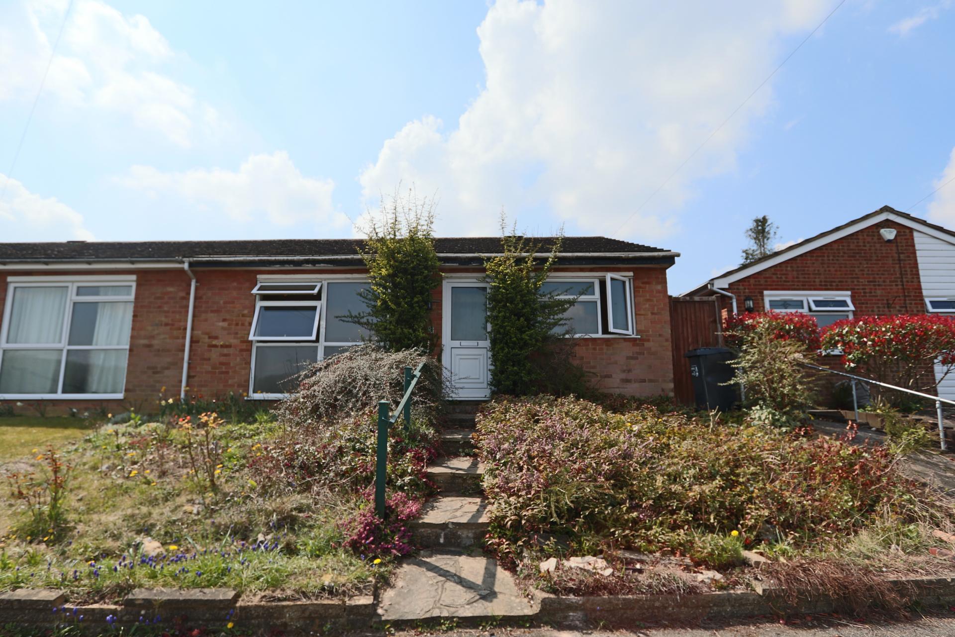 2 bedroom SemiDetached Bungalow for sale in Old Coulsdon