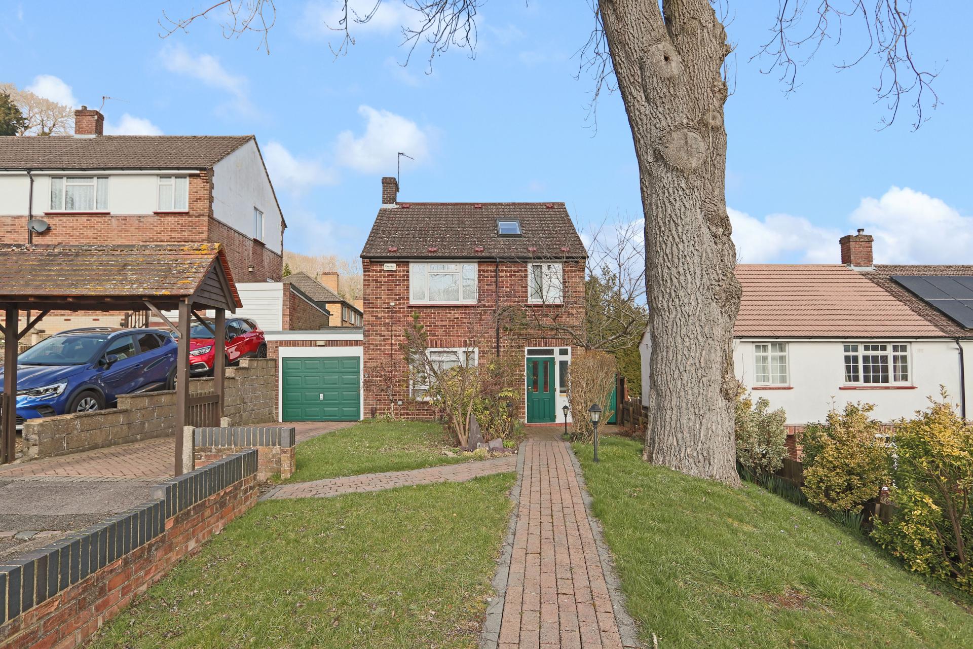 4 bedroom Detached House for sale in Old Coulsdon