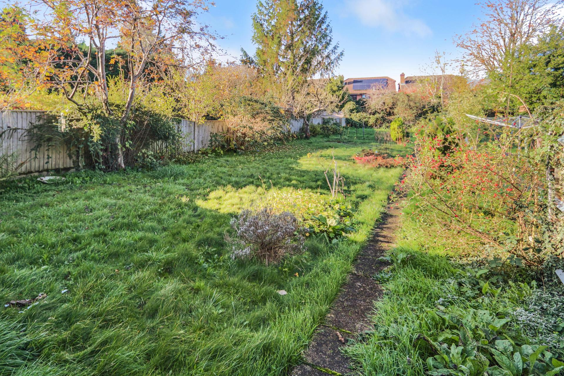 4 bedroom End of Terrace House for sale in South Croydon