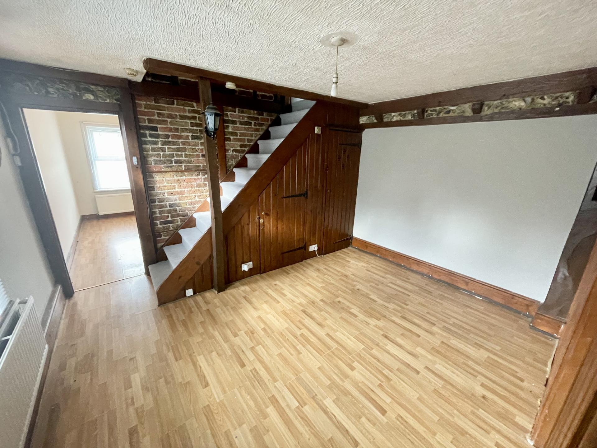 2 bedroom SemiDetached House for rent in Coulsdon