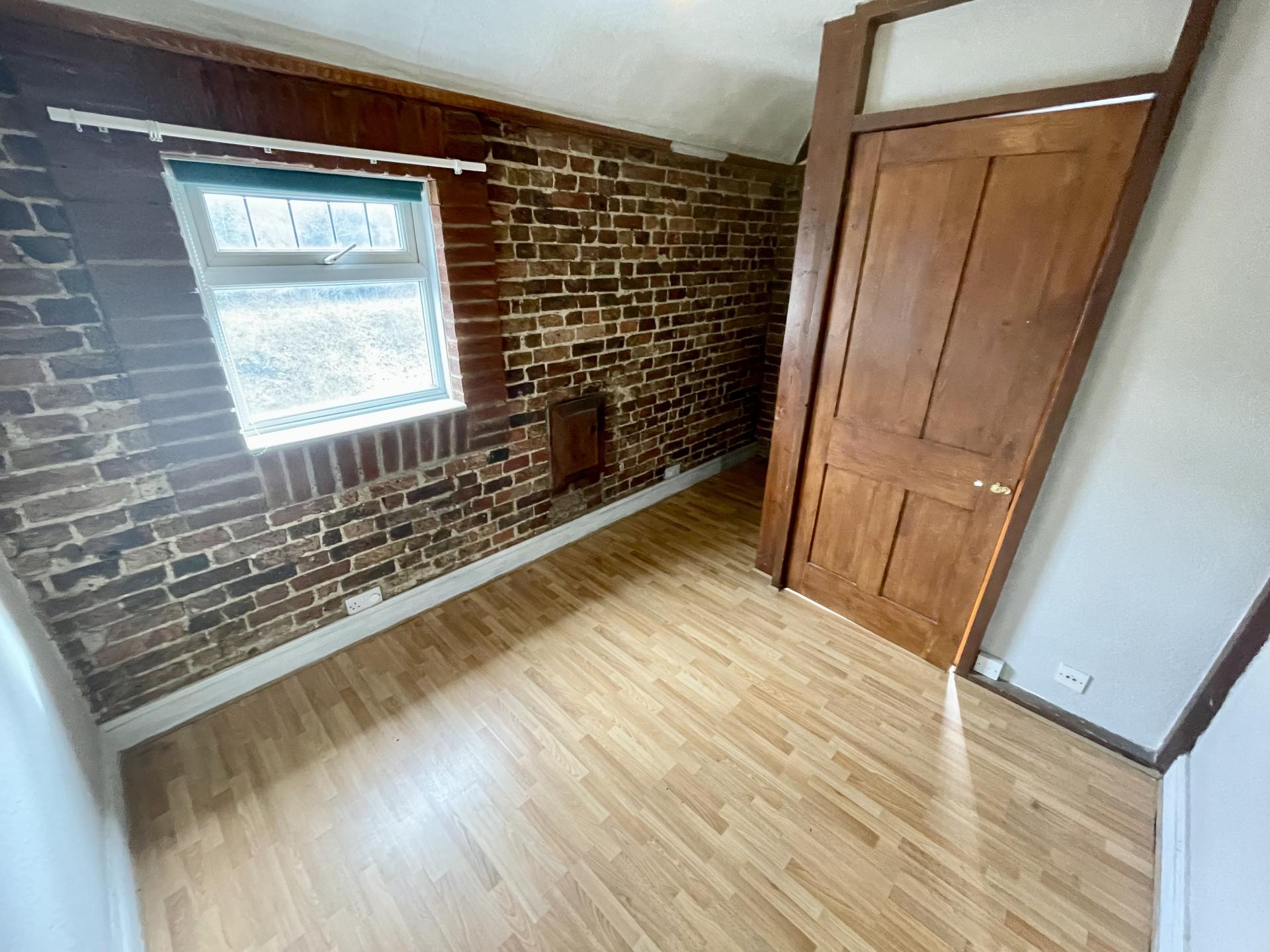 2 bedroom SemiDetached House for rent in Coulsdon