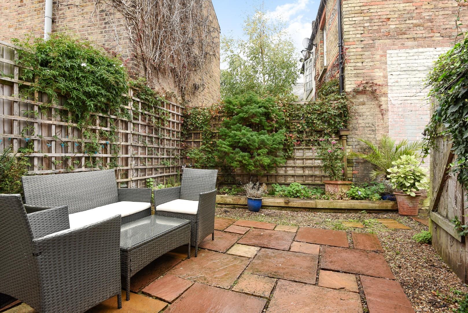 2 bedroom Terraced House for rent in Berks