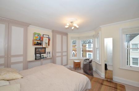 45Queensrd-bed1aa.JPG