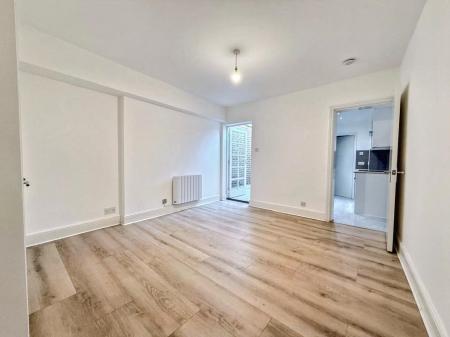 WhatsApp Image 20251008 at 155050_390eb8f3.jpg