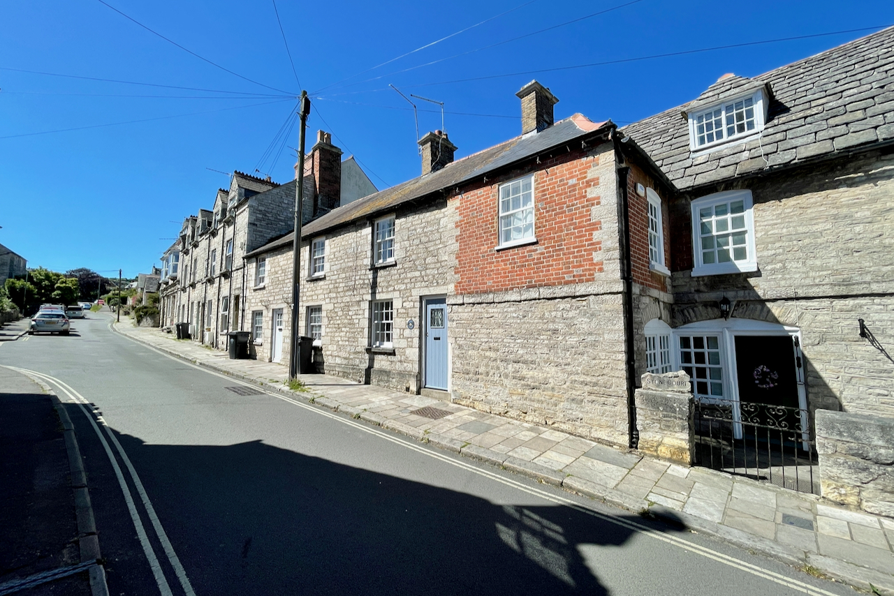 2 bedroom Terraced House for sale in Swanage