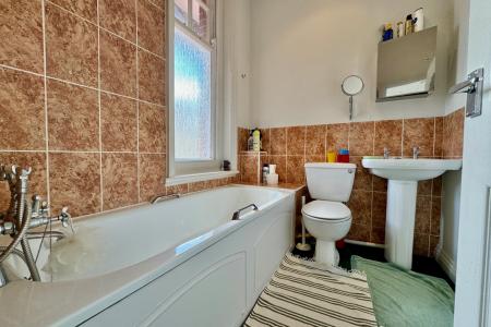 En-Suite Bathroom