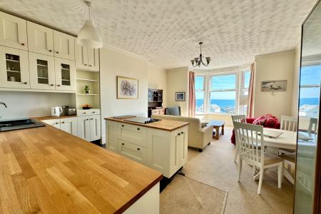 Kitchen/Dining Area