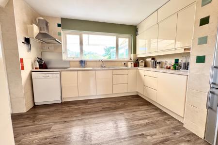 Kitchen/Breakfast Room