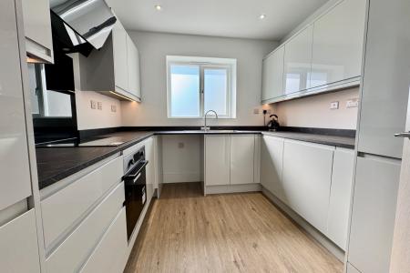 Kitchen (Flat 3)