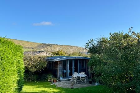 Garden Room & View