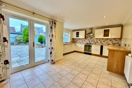 Kitchen/Breakfast Room