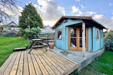 Garden & Summerhouse