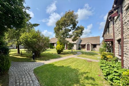 Communal Grounds