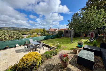 Rear Garden & View
