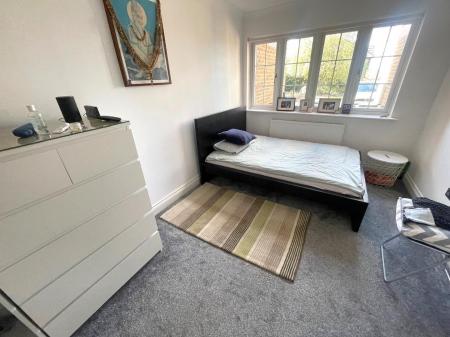 BEDROOM 4.jpg