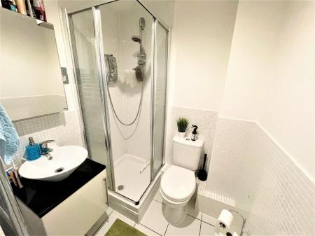 SHOWER ROOM.jpg