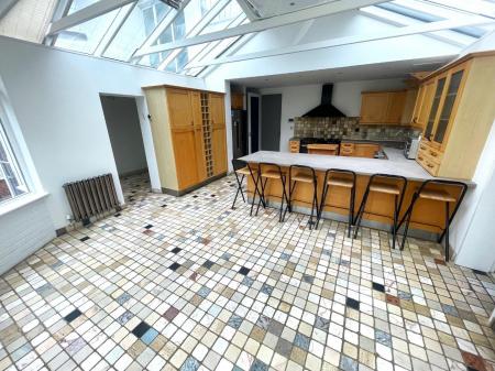 KITCHEN 2.jpg