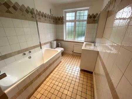 BATHROOM 1.jpg