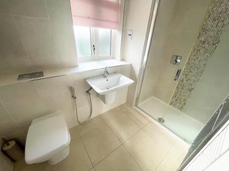 SHOWER ROOM.jpg