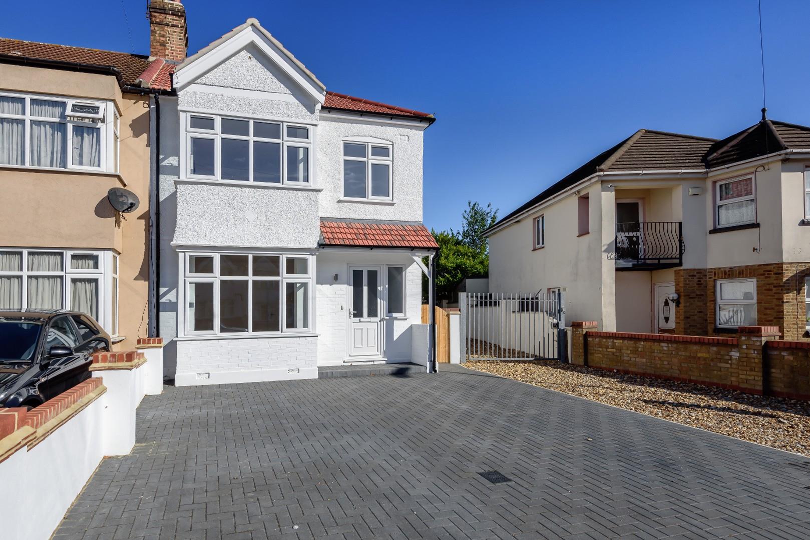 Highview Gardens Edgware Fasci Garden