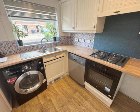 KITCHEN 1.PNG