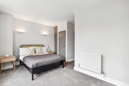 BEDROOM.jpg