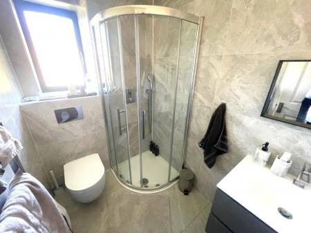 SHOWER ROOM.jpg