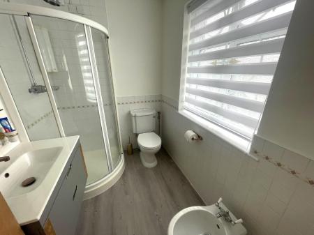 SHOWER ROOM.jpg