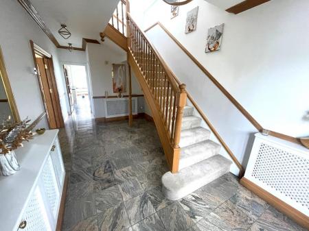 HALLWAY.jpg