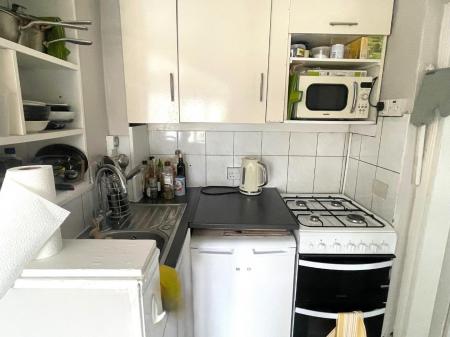 KITCHEN 1.jpg