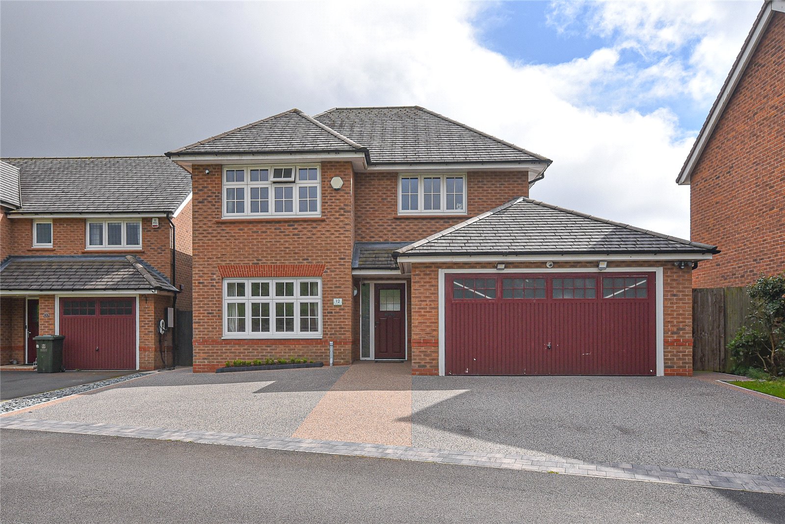 4 bedroom Detached House for sale in Greater Manchester