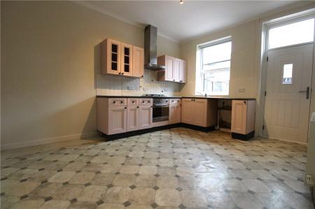 Kitchen /Dining Area