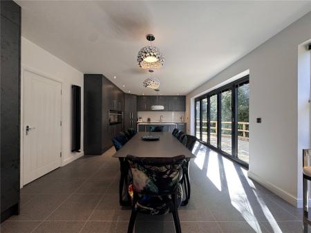 Kitchen/Dining Area