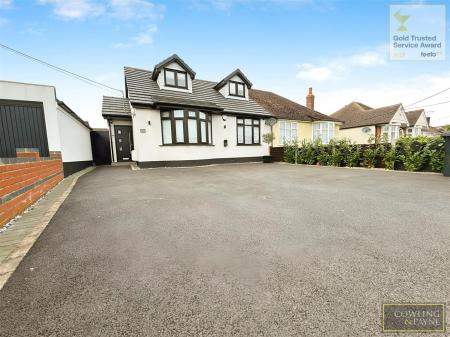 OFF STREET PARKING VIA DRIVEWAY WITH CHARGE POINT