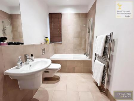 En suite Bathroom to Master Bedroom