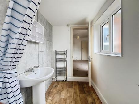 8athroom
