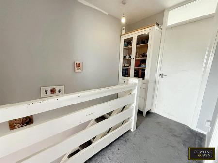 FIRST FLOOR LANDING