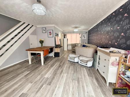 LOUNGE/DINER