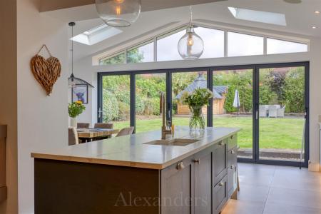 Open-Plan Living/Kitchen