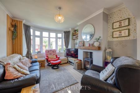 Sitting Room/Dining Room