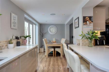 Kitchen/Breakfast Room