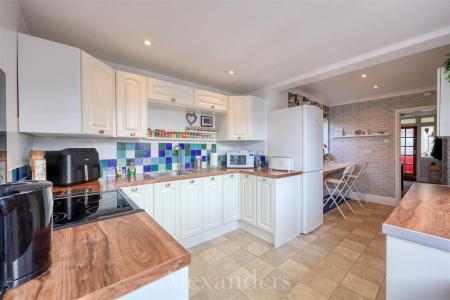 Kitchen/Breakfast Room