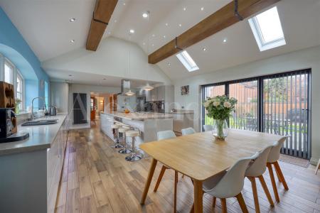 Kitchen/Breakfast Room